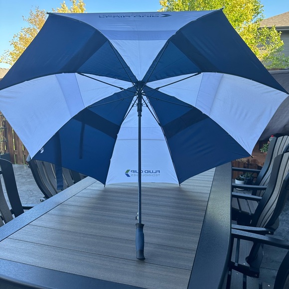 Umbrella. Huge. New. - Picture 2 of 6